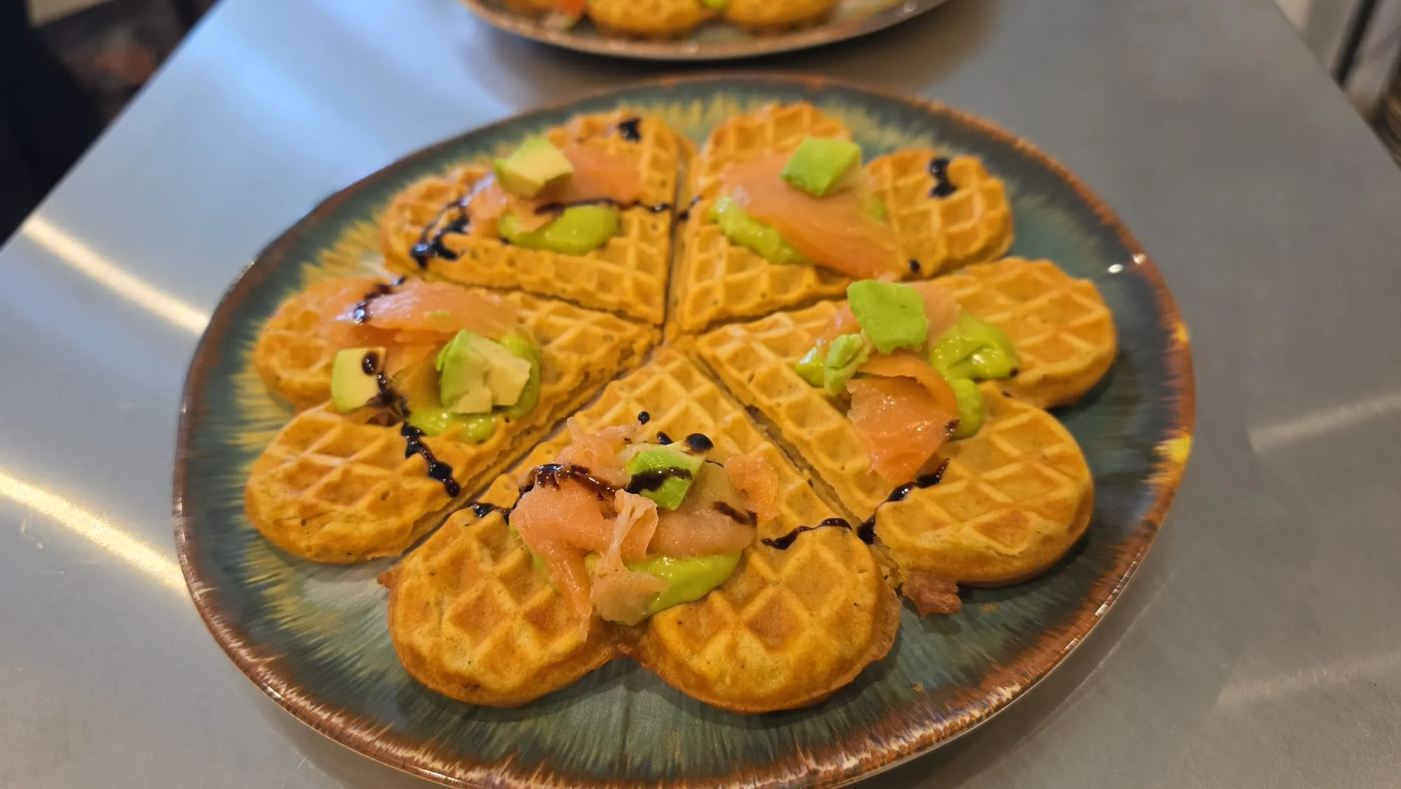 Waffel mit frischen Belägen